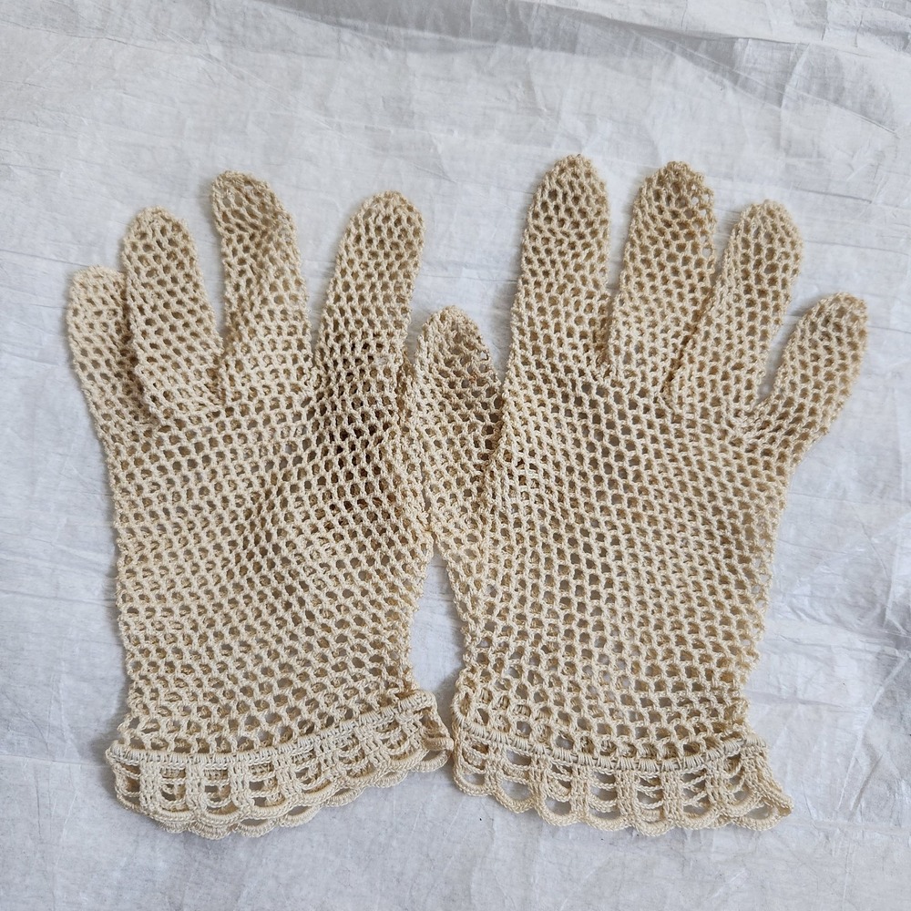 Antique Victorian Style Crochet Lace Gloves Cream Mesh Cottagecore Tea Party